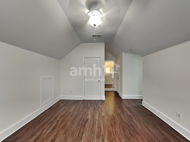 Building Photo - 8005 Red Oaks Trl