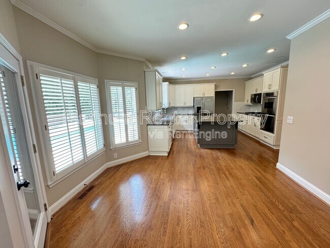 Building Photo - 830 Eden Green Ct