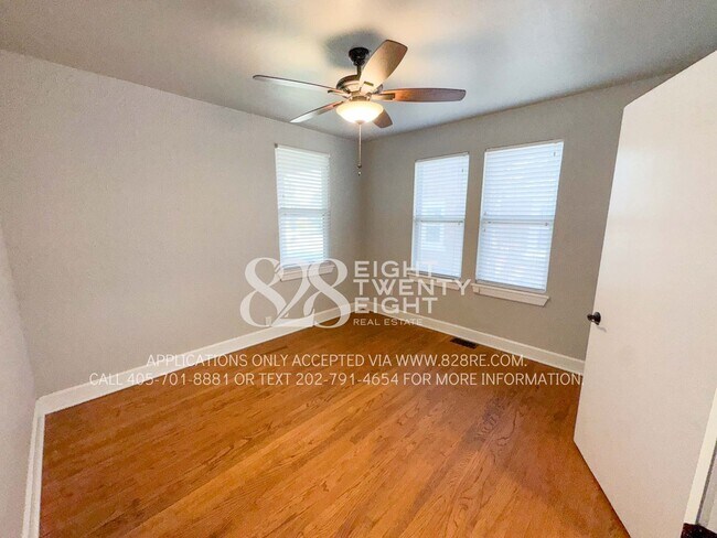 Building Photo - Updated 2 Bed/1.5 Bath Historic Property L...