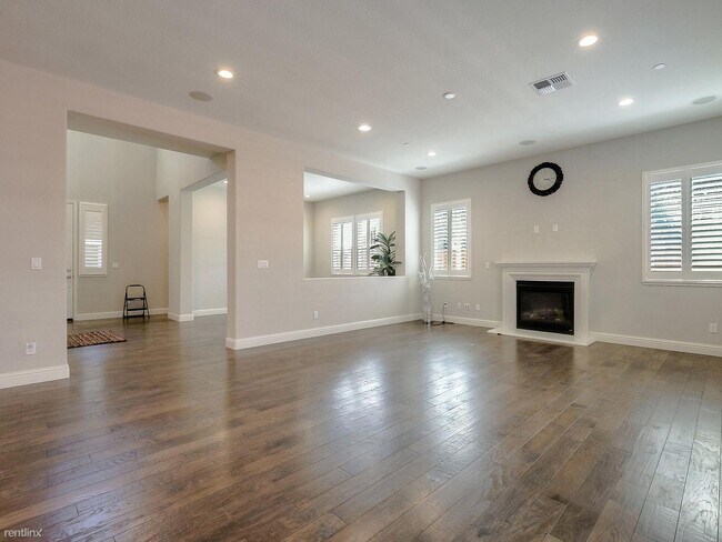 Building Photo - 33451 Bronco Loop