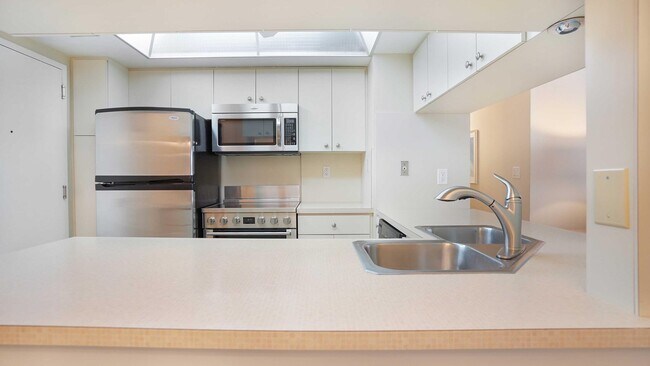 Building Photo - 4010 Galt Ocean Dr