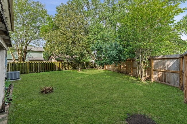 Building Photo - 25 Regency Ln