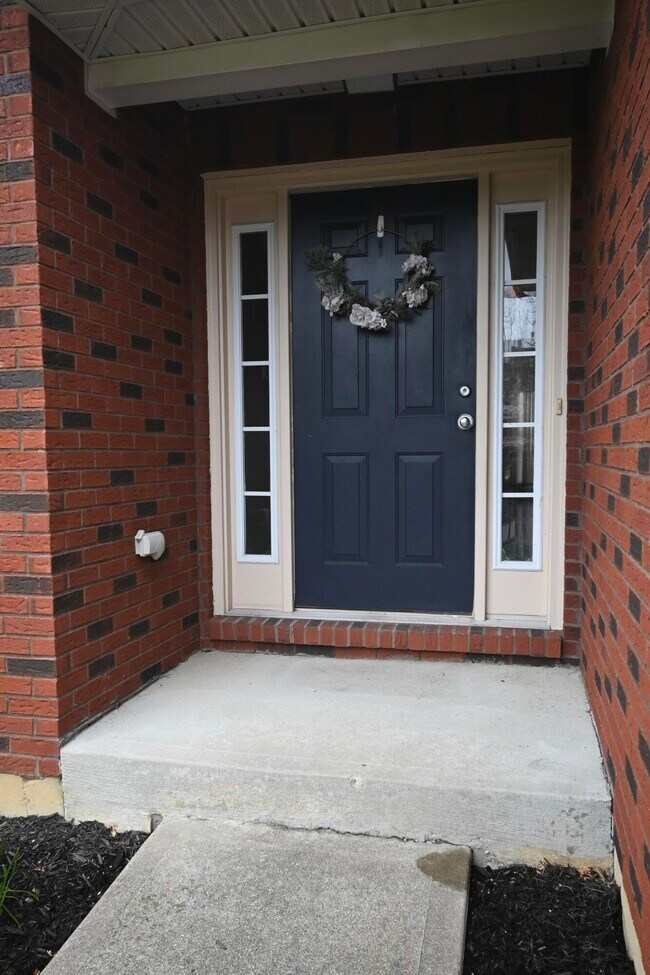 Building Photo - 5898 Ethan Dr