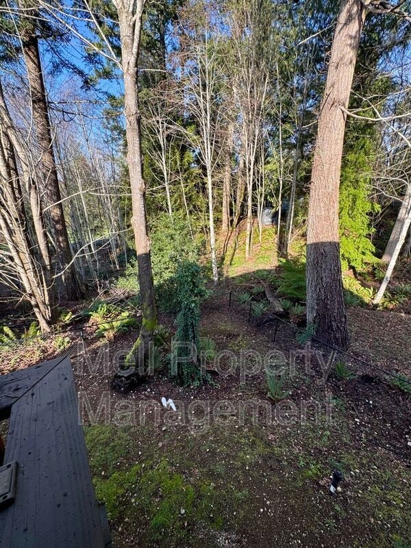 Building Photo - 490 SE Alpine Ave