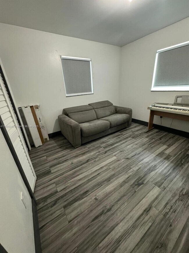 Building Photo - 41 NW 136th Ct