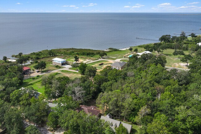 Building Photo - 3 Bedroom Home in Ocean Springs
