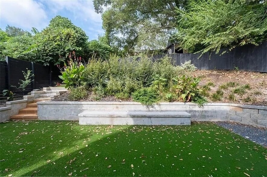 Building Photo - 813 Coleman St SW