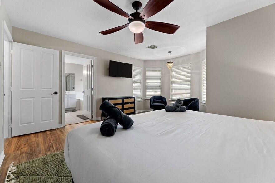 Building Photo - 14190 Brushwood-SI ID1514818P