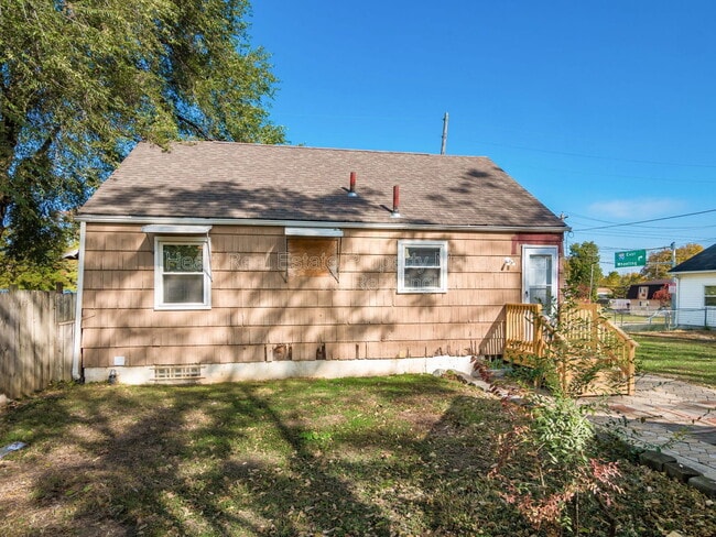 Building Photo - 1621 Sullivant Ave