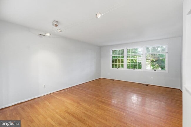 Building Photo - 5028 9th St S