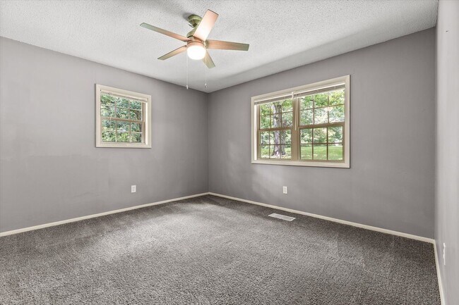 Building Photo - 1204 Timesville Rd
