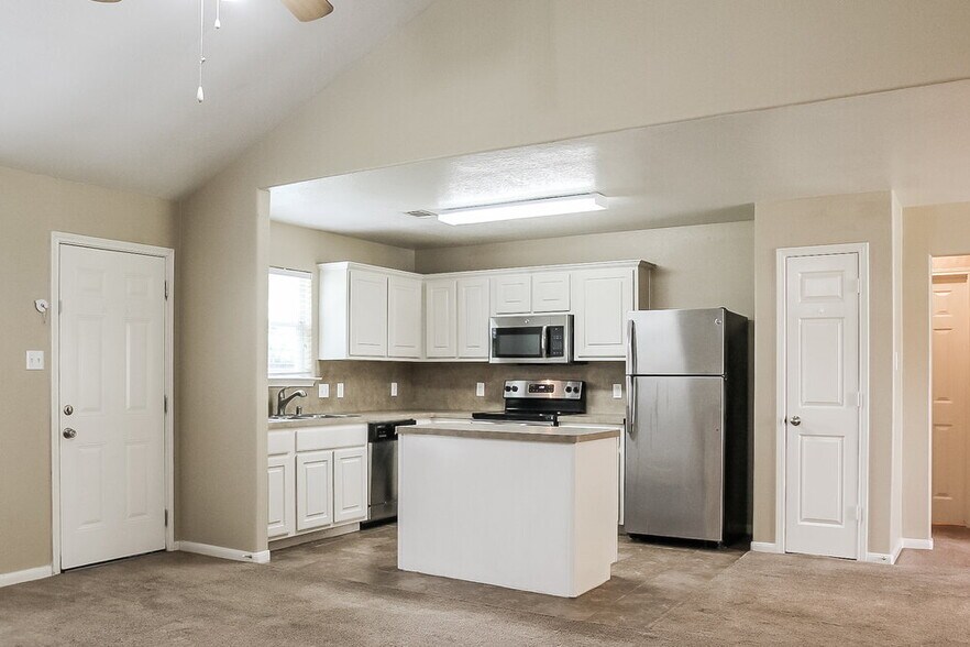 Building Photo - 29114 Red River Loop