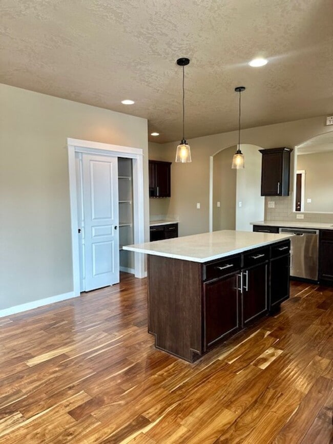 Building Photo - 63266 NW Newhall Pl