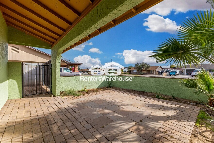 Building Photo - 7126 W Hatcher Rd