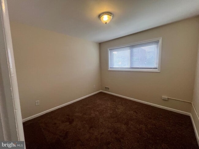 Building Photo - 800 Jefferson St NE