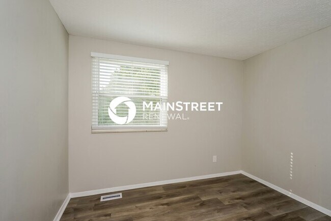 Building Photo - 4 Bedroom Pet-Friendly Home in JEFFERSONVILLE, IN with Main Street Renewal