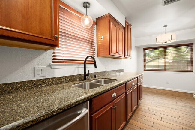 Building Photo - 2802 Nordham Dr