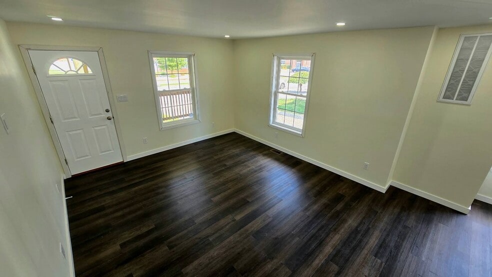 Building Photo - 33 Highland Ave
