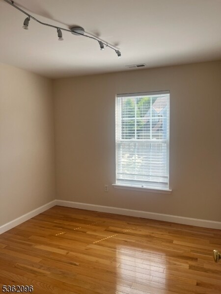 Building Photo - 6 W Winding Hill Dr