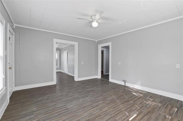 Building Photo - 2821 Gladstone Dr