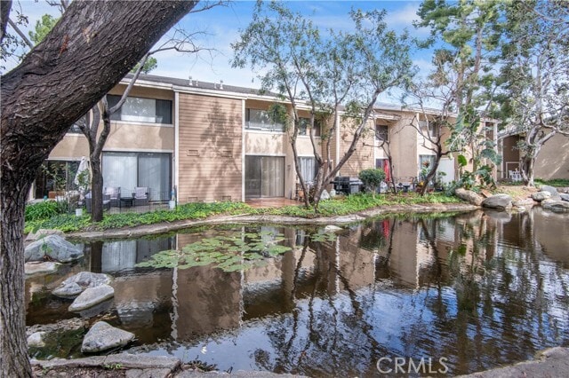 Building Photo - 252 Pineview