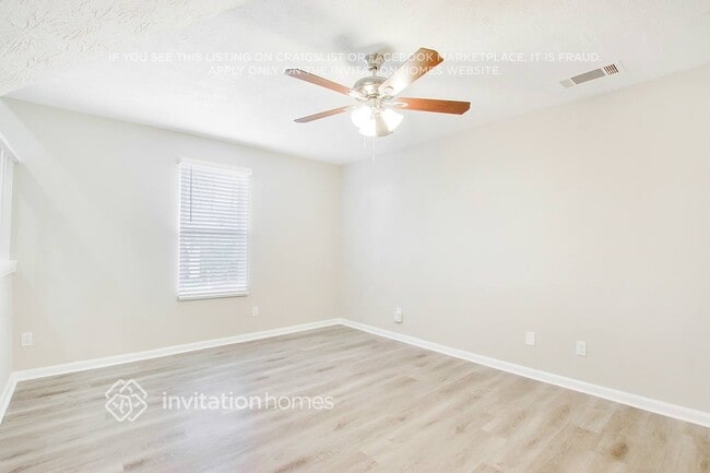 Building Photo - 1599 Clifton Downs Dr SE