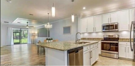 Building Photo - 9192 Glenforest Dr