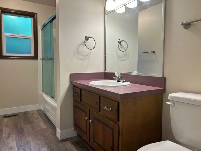 Building Photo - Charming 4 Bed Happy Valley Home