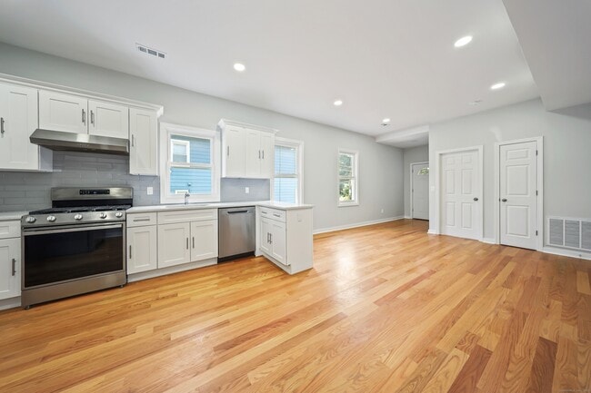 Building Photo - 42 Waterville St