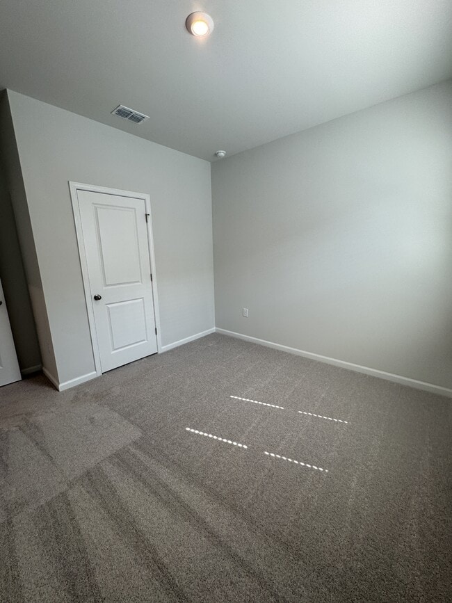 Building Photo - 3067 Visionary Dr