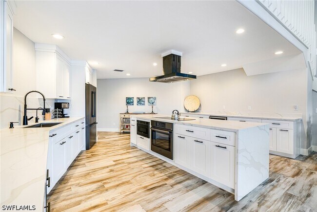 Building Photo - 1911 SE 32nd Terrace