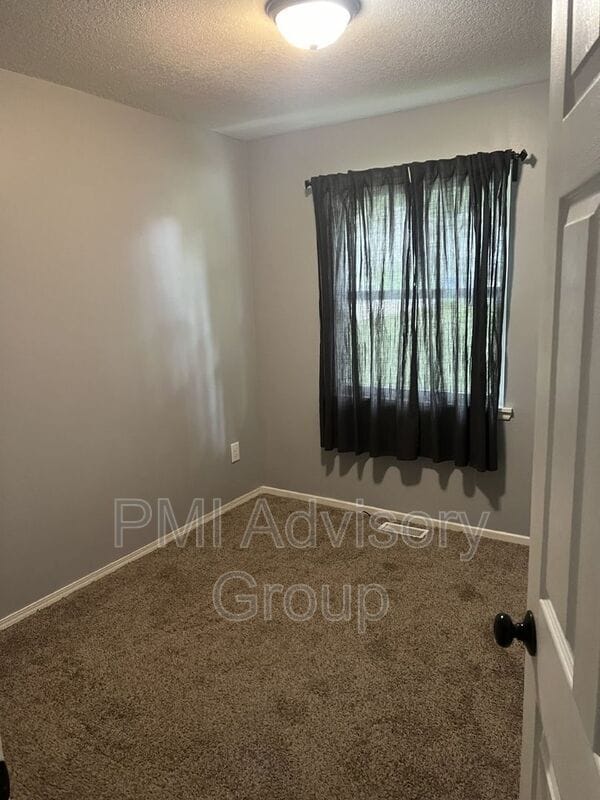 Building Photo - 1220 N School St