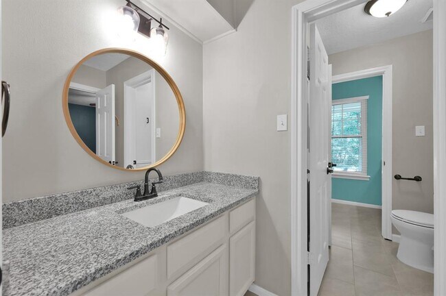 Building Photo - 2811 Crossvine Cir