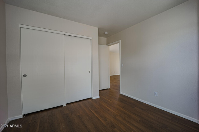 Building Photo - 4807 W Ponderosa Ln
