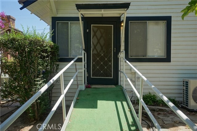 Building Photo - 3750 Taft St