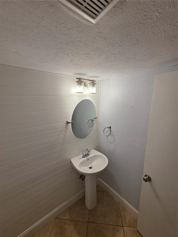 Building Photo - 4417 Rayfield Dr