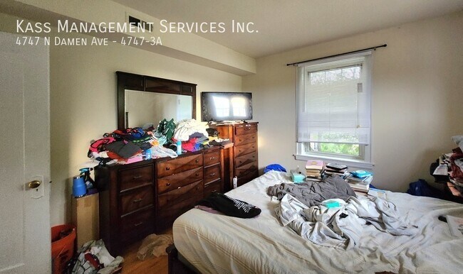 Building Photo - 4747 N Damen Ave