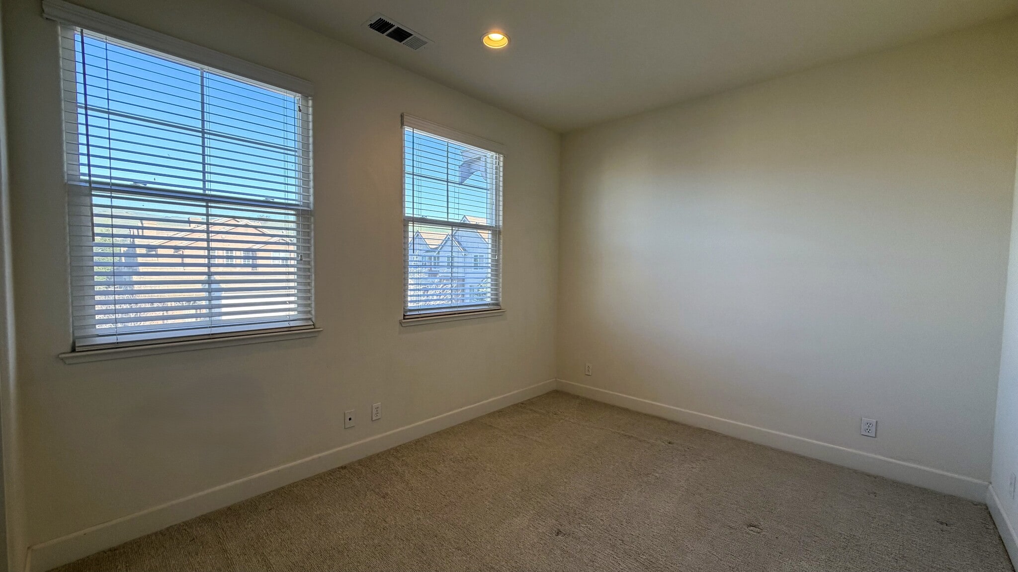 Building Photo - 35129 11th St