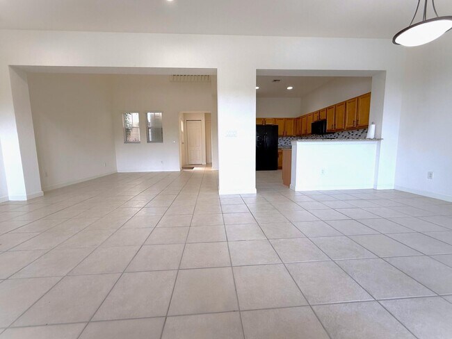 Building Photo - 685 Pacific Grove Dr