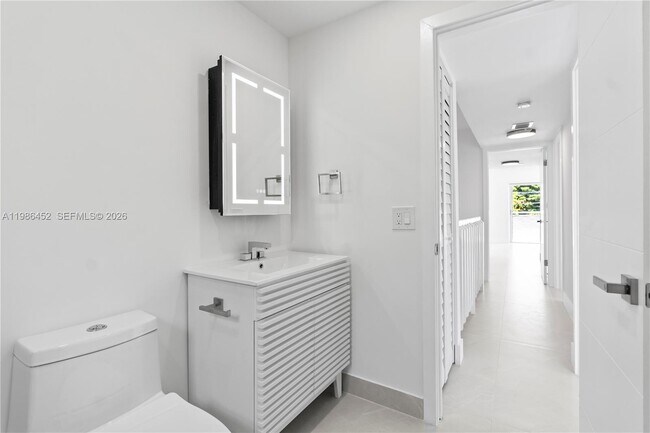 Building Photo - 3597 SW 17th St