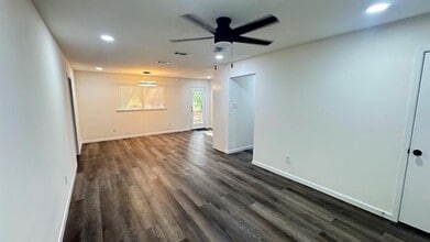 Building Photo - 1426 Morrison Cir