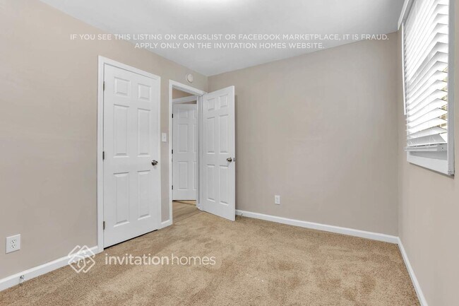 Building Photo - 353 Simca St SE