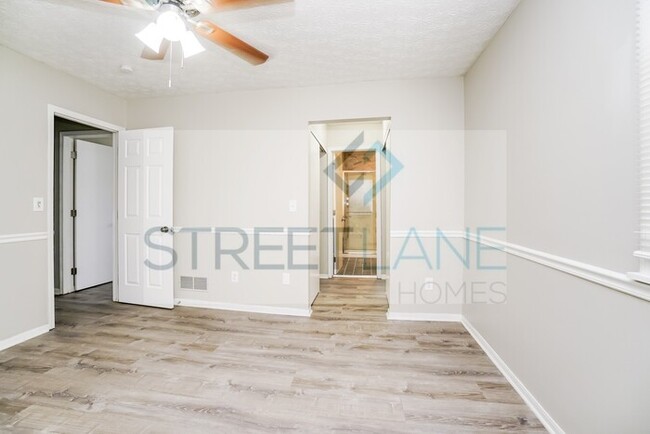 Building Photo - Charming 4 Bedroom in Grove City!