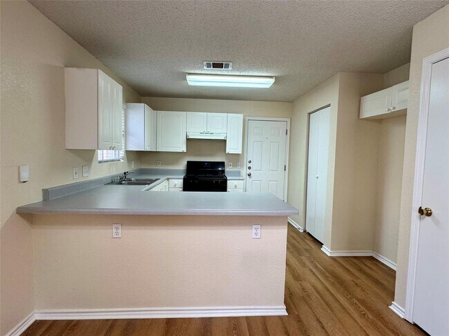 Building Photo - 109 Segovia Way