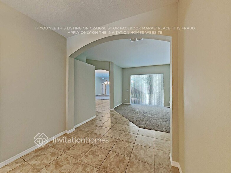 Building Photo - 2627 Spicebush Loop