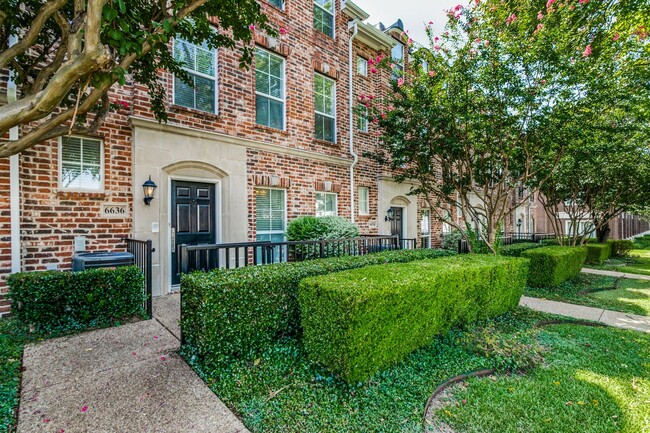 Building Photo - Easy walking distance to SMU campus!