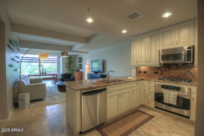 Building Photo - 7161 E Rancho Vista Dr