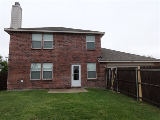 Building Photo - 2804 Lake Vista Dr