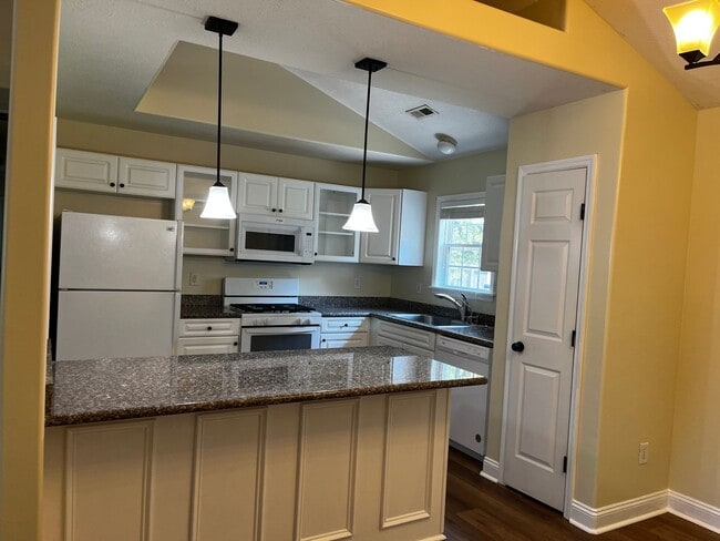 Building Photo - Home in New Bern's Arcadia Village neighborhood