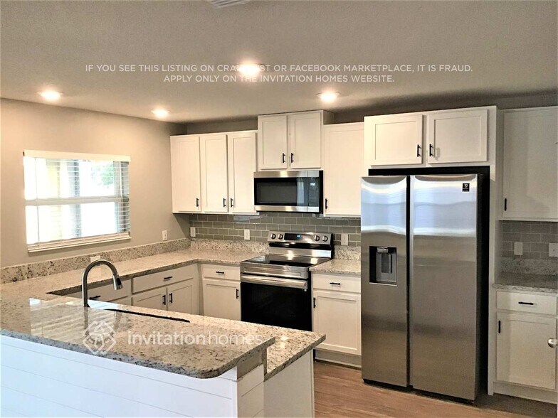 Building Photo - 10619 Laguna Plains Dr